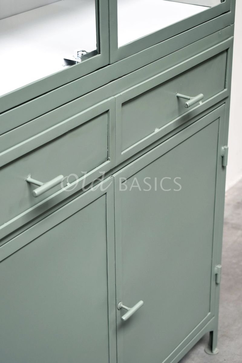 Detail van Apothekerskast Ivar Ladre Lindegroen, groen, grijs, materiaal staal